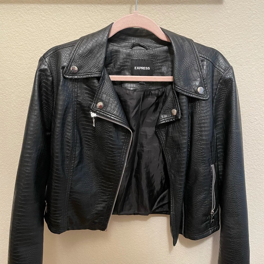 Size Medium cropped faux express leather jacket